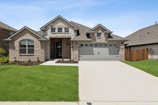 683 Majestic Oak Ln, Waxahachie, TX 75165
