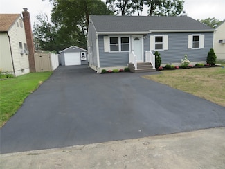 118 Muncy Ave, West Babylon, NY 11704