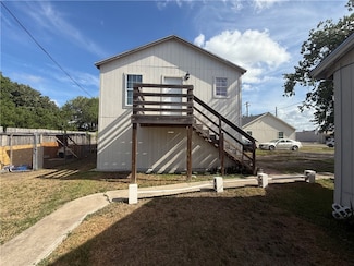 216 S Mccall Ave, Sinton, TX 78387