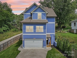 8 Apple Ln, Woodfin, NC 28804
