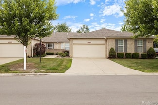 17703 Pleasant Valley Dr Unit 210, Macomb, MI 48044