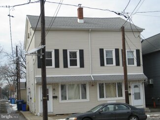 9 Broad St, Florence, NJ 08518