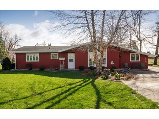 1312 A Ave, Vinton, IA 52349