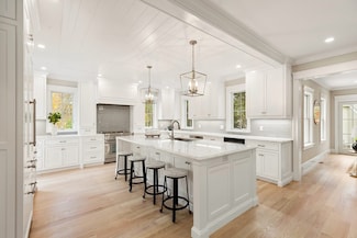 6 Revolutionary Rd, Lexington, MA 02421