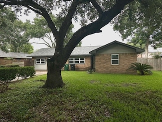 9013 Lugary Dr, Houston, TX 77074