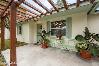 544 Cruiser Ln, Atlantic Beach, FL 32233