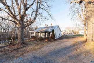 1701 3rd St, Waynesboro, VA 22980