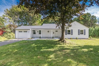 90 Fox Farms Rd, Florence, MA 01062