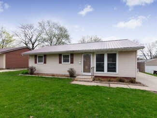 4417 Benton St NE, Cedar Rapids, IA 52402
