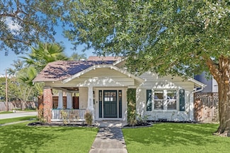 825 Merrill St, Houston, TX 77009