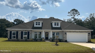160 Firefly Dr, Lucedale, MS 39452