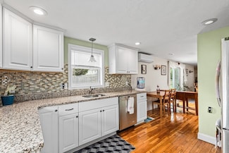 59 Wapping Rd, Kingston, MA 02364