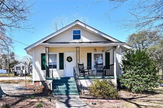 211 N 5th St, Easley, SC 29640