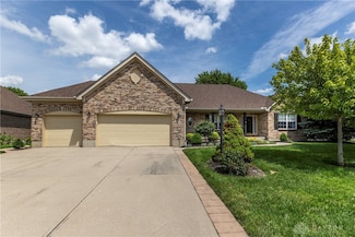1210 Greystone Cir, Dayton, OH 45414