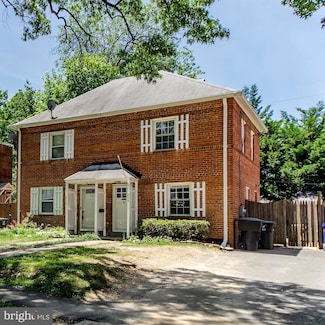 908 S Highland St, Arlington, VA 22204