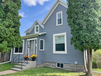 422 12th Ave W, Menomonie, WI 54751