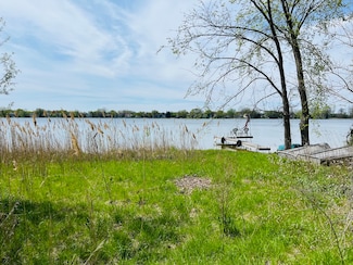 34871 N Lake Shore Dr, Lake Villa, IL 60046
