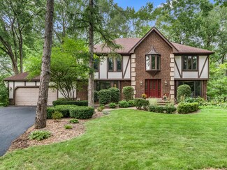 9 Essex Ln, Lincolnshire, IL 60069