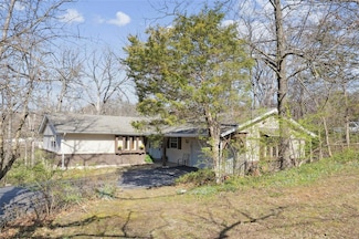 32 Oak Forest Dr, Saint Charles, MO 63303
