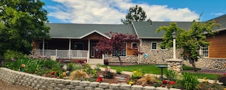 1661 Washington 25, Evans, WA 99126