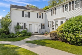407 Sylvan Knoll Rd, Stamford, CT 06902