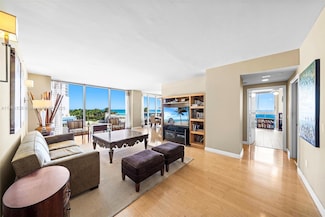 4779 Collins Ave Unit 501, Miami Beach, FL 33140