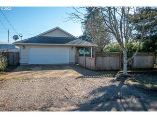3336 4th St, Hubbard, OR 97032