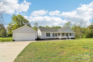 1676 Starmount Cir, Lancaster, SC 29720