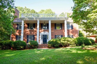 237 Oakcroft Dr, Madison Heights, VA 24572