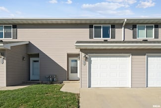 1992 Golden Eagle Dr, Dubuque, IA 52001