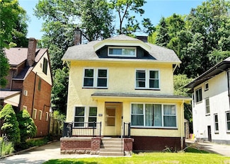 5427 Bartlett St, Pittsburgh, PA 15217