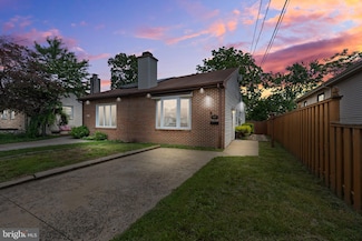 9207 Hegerman St, Philadelphia, PA 19114