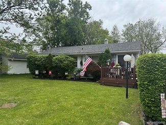 88 N Astor St, Pontiac, MI 48342