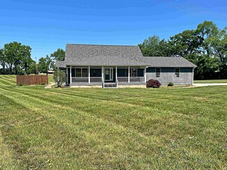 1011 Biddinger Ln, Washington, IN 47501