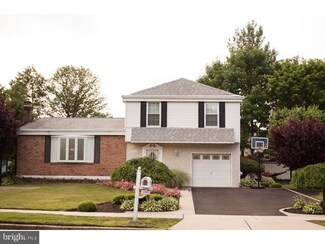 6510 Neshaminy Valley Dr, Bensalem, PA 19020