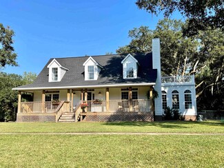 81 Woodpecker Ln, Pawleys Island, SC 29585