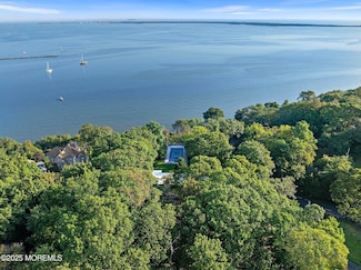 1 Cameron Cir, Atlantic Highlands, NJ 07716