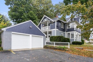 2 Calumet Ave, Worcester, MA 01606