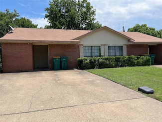 718 Hillcrest Ct, Cedar Hill, TX 75104