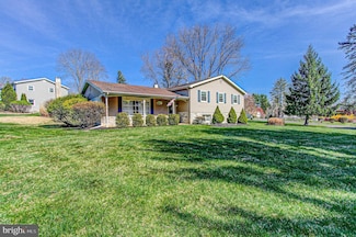 21 W Buttonwood Dr, Southampton, PA 18966