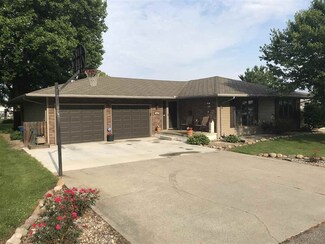 111 Dianne St, Argos, IN 46501