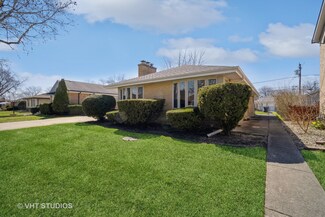 7424 Kolmar Ave, Skokie, IL 60076