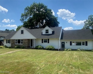 456 Sunset View Dr, Akron, OH 44320