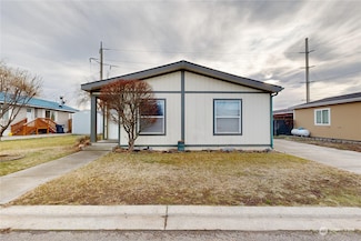910 NE Alden St, College Place, WA 99324