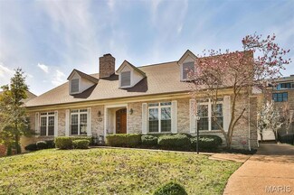 125 Crandon Dr, Saint Louis, MO 63105