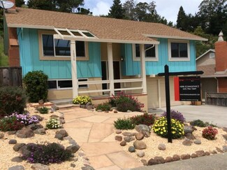 1070 Yosemite Dr, Pacifica, CA 94044