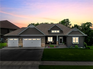 4754 S Oakwood Hills Pkwy, Eau Claire, WI 54701