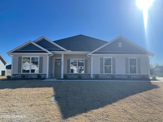 448 Seashore St, Grimesland, NC 27837