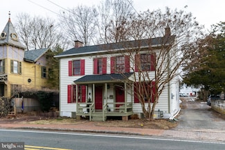 208 Harrison St, Frenchtown, NJ 08825