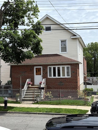 840 Hollywood Ave, Bronx, NY 10465